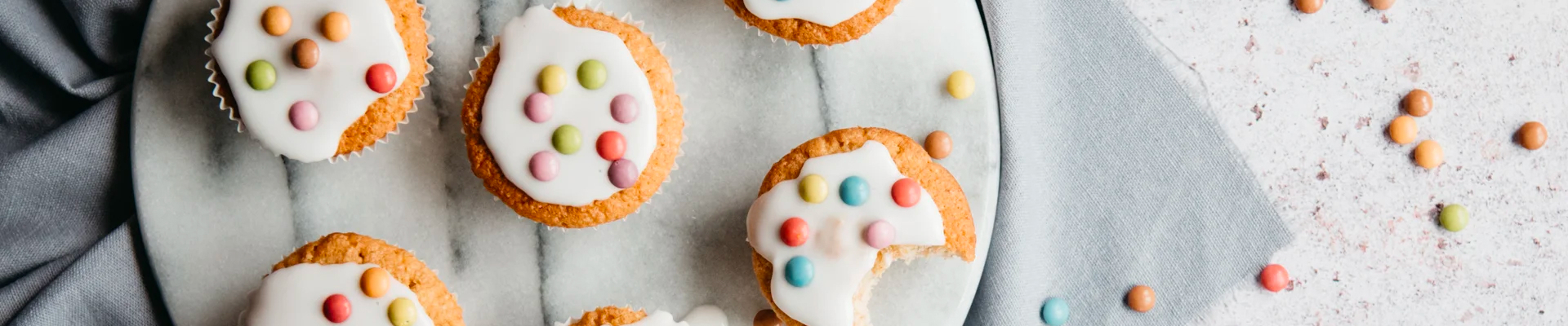 Fairy cakes with chocolate sprinkles iced using Silverspoon Icing Sugar